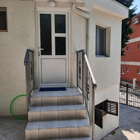 Милый Гостевой Апартамент 바르 외부 사진